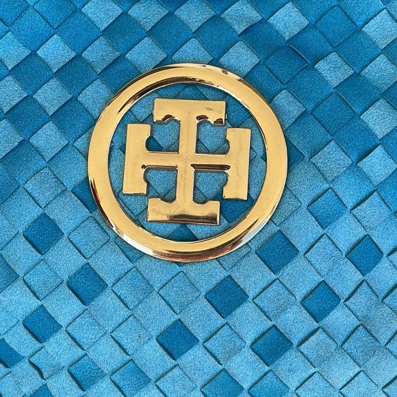 Blue Purse With Gold Emblem - Picture 2 of 6